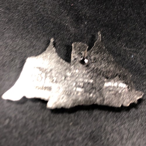 Universal Studios World of Harry Potter Pin: Metal Hagrid’s Hut REAL Retired - Picture 6 of 7
