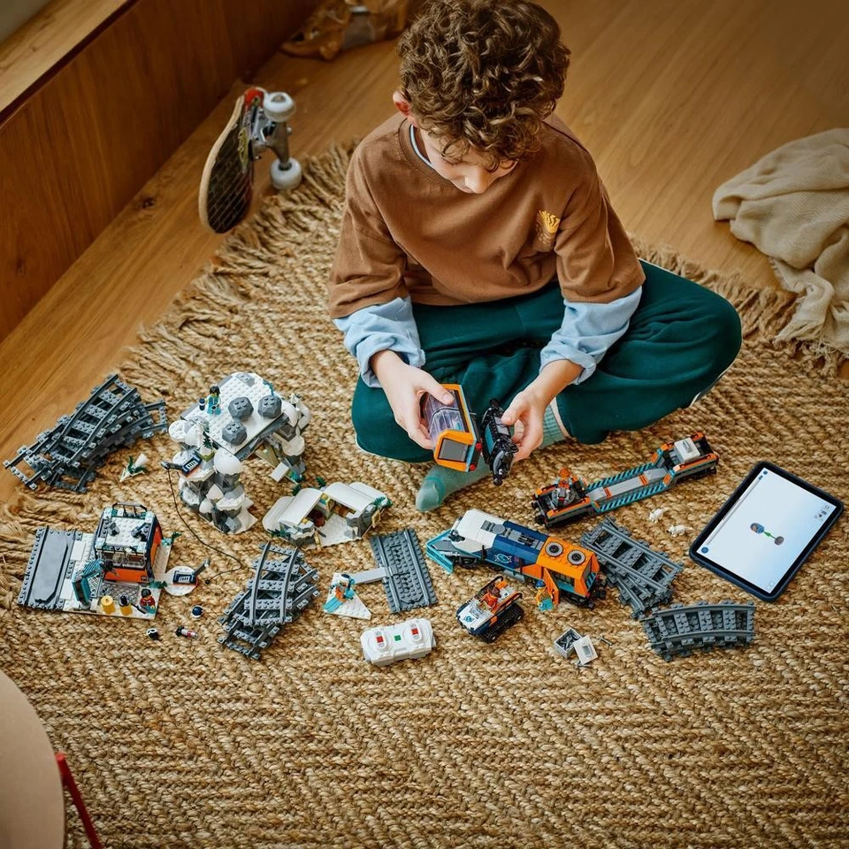 LEGO City Explorers Arctic Polar Express Train 60470 NEW 2025 - Image 4 of 4