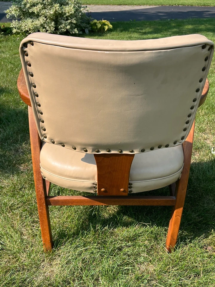 Par de sillones modernos de mediados de siglo, Jasper Seating Company Foto 3 de 4