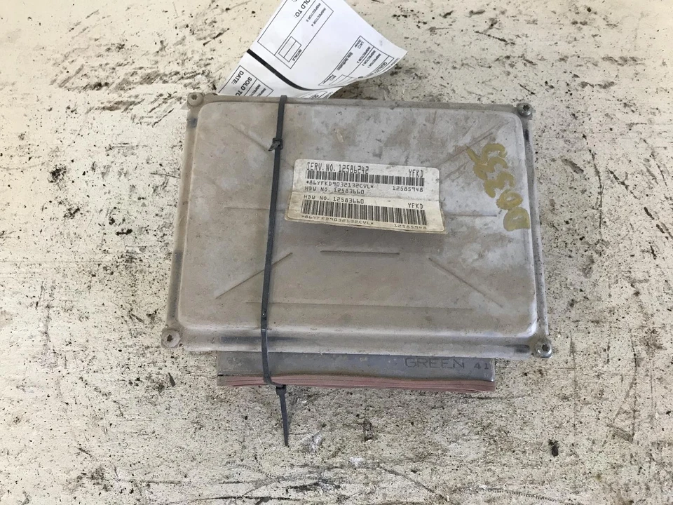 Módulo de control del motor usado (ECM) se adapta a: camioneta Chevrolet Silverado 2500 2004 Elec Foto 2 de 4