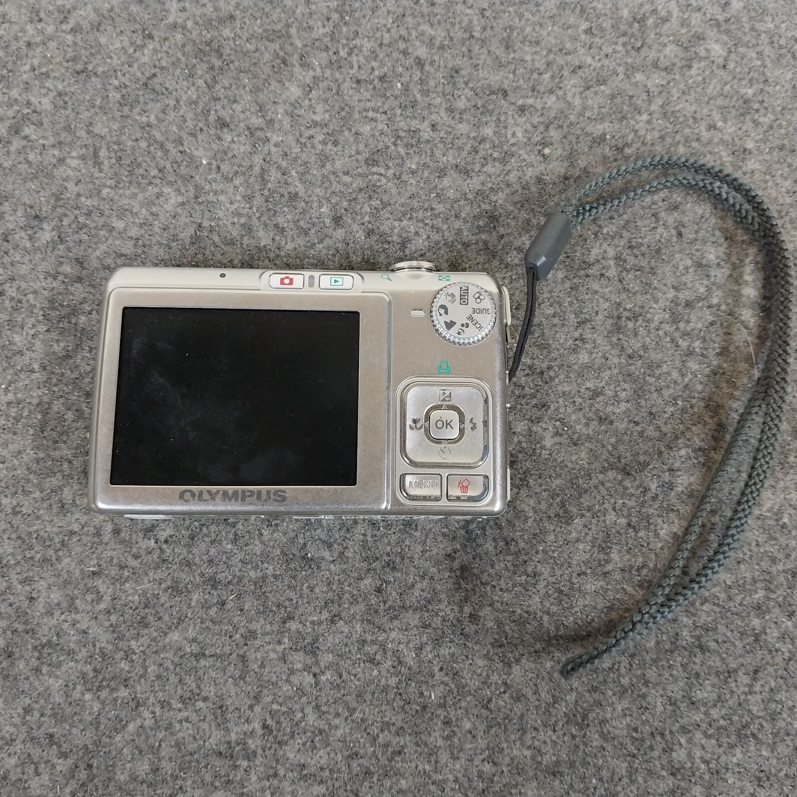 Olympus FE230 7.1MP Digital Camera Silver W/ Battery + SD Card TESTED