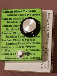 Mid Fi 电子随机阶段和颤音踏板 带盒子 Ebay