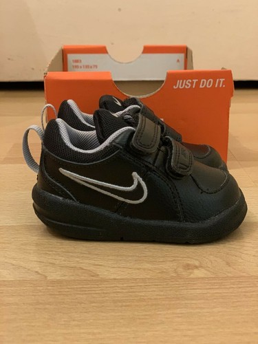 trainers size 4 black