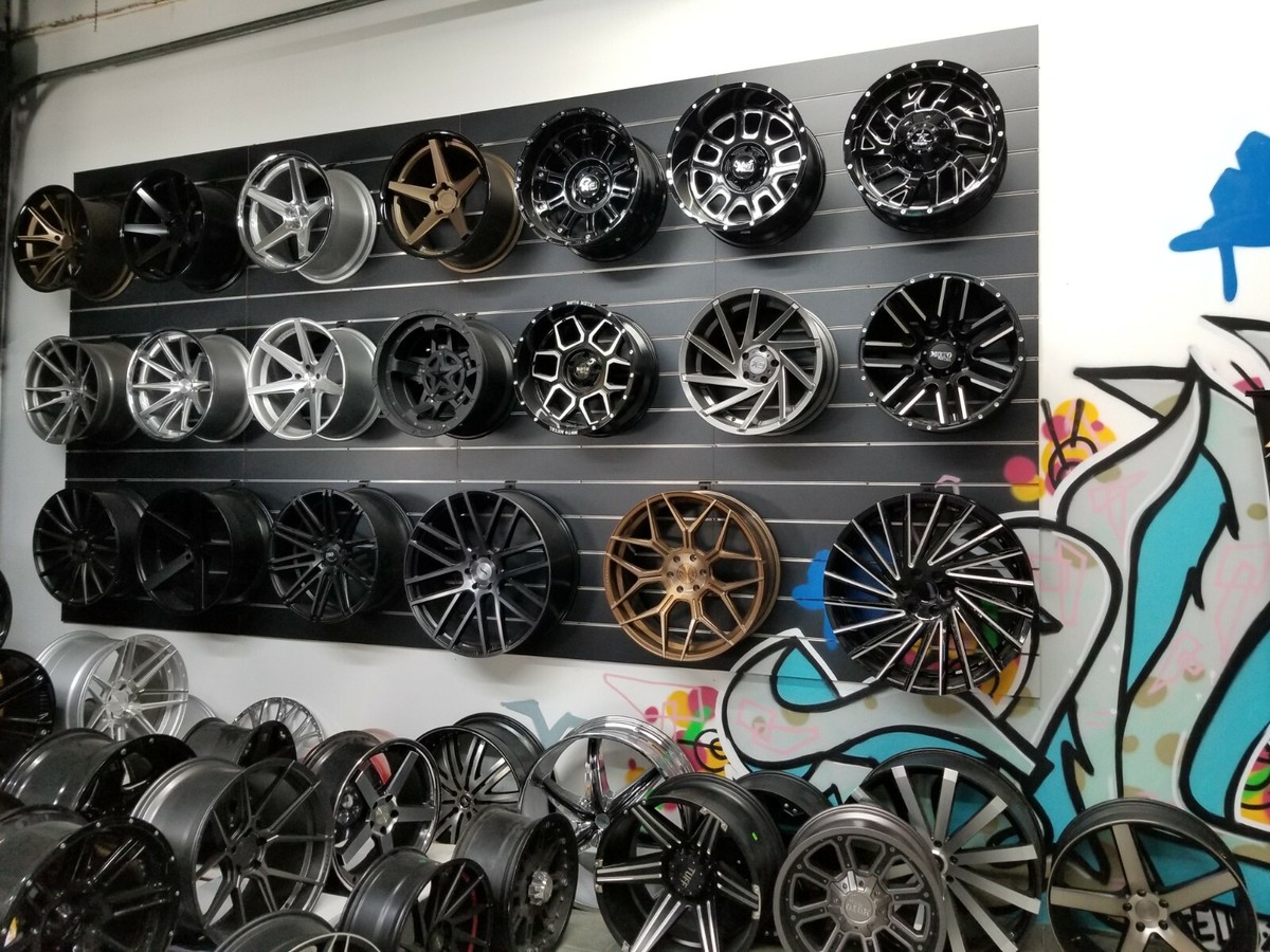 24 Inch 24x9 Lexani Rims LF-749 Chrome Lip Wheels BP:5x112 Tires