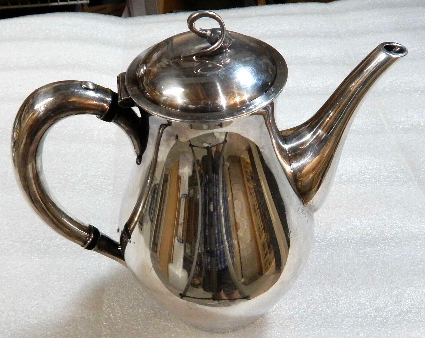 Vintage Reed and Barton Coffee Pot Silver Plate Americana #7035  9.5"