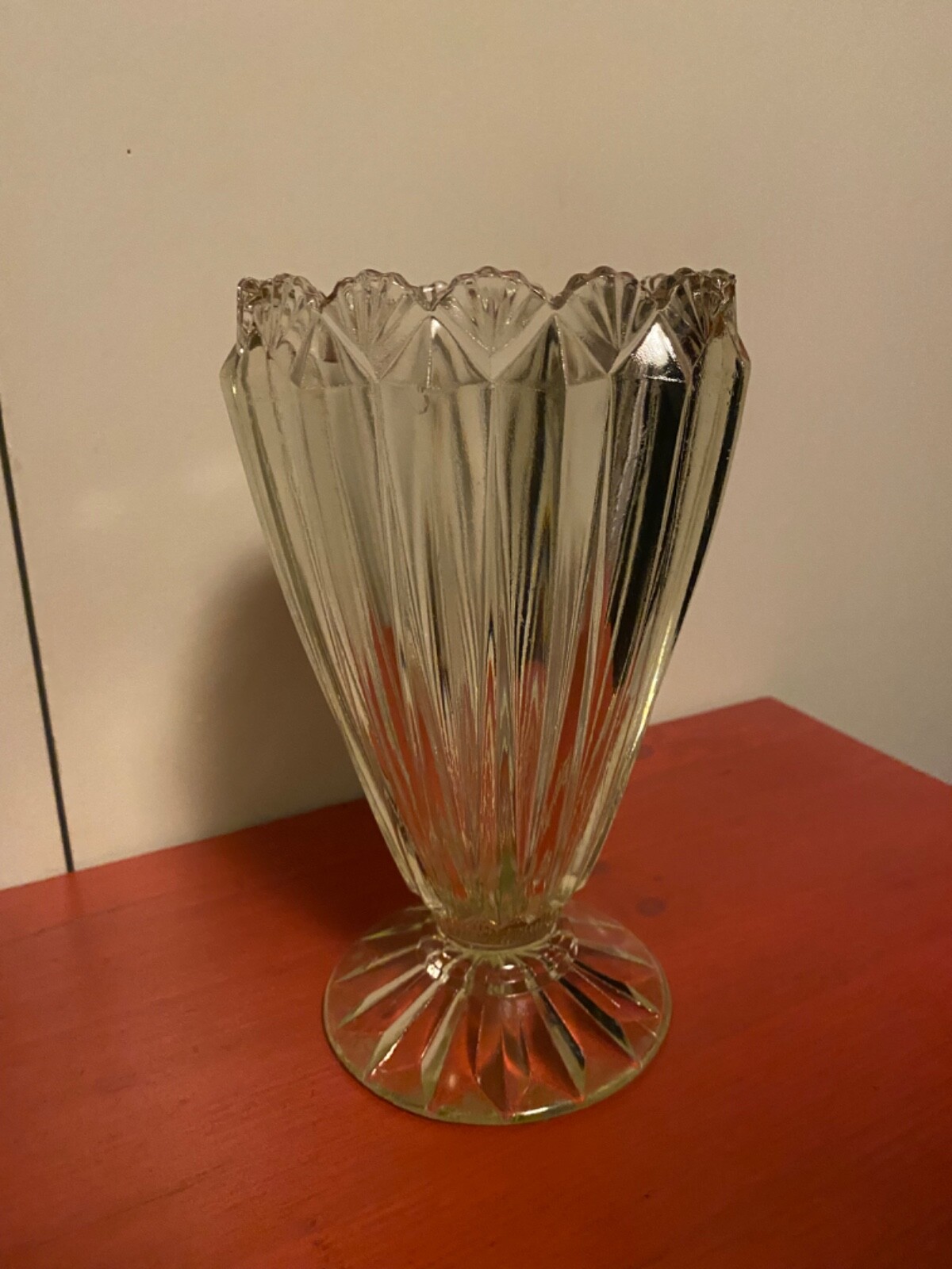 ART DECO CROWN CRYSTAL CLEAR DEPRESSION GLASS VASE 20 cm/ 8 inches high