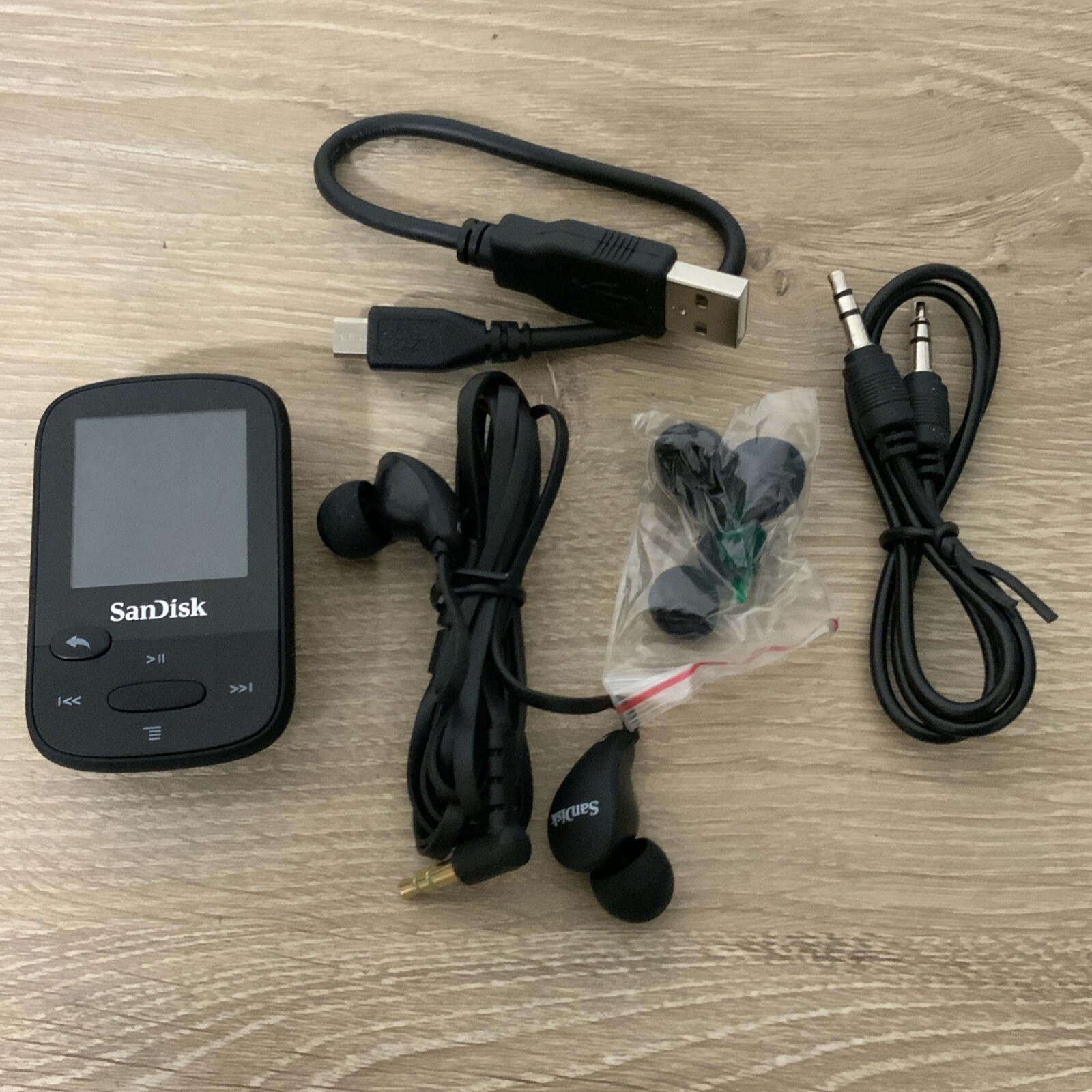 📀 SanDisk Clip Sport Mp3 Player, 8GB (SDMX24008GA46KF) (BLACK) AS