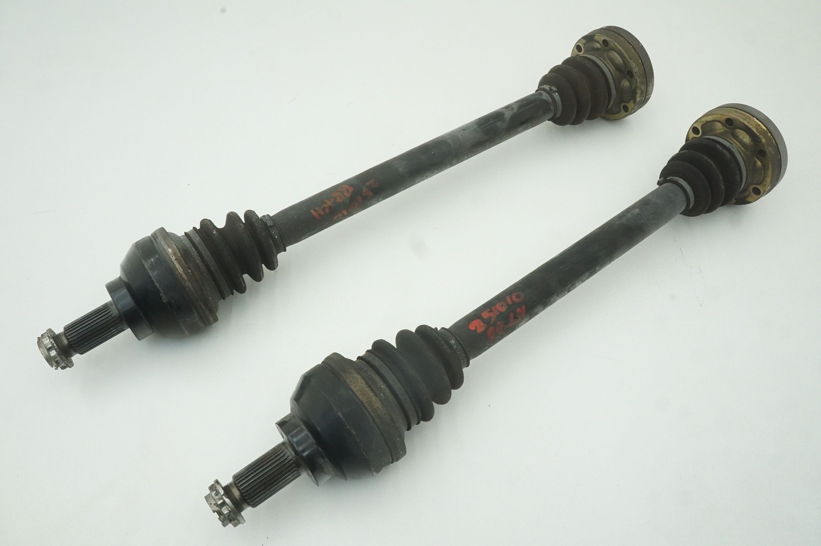 Set Rear Left Right CV Axle Shaft OEM 33207571957 Rolls Royce Phantom Vii 2006