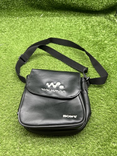 Vintage Sony Walkman Black Leather Carrying Case Shoulder Bag Pouch.   3