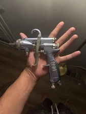 Binks 2100 Pressure Feed Conventional Spray Gun for 66ss/66sd