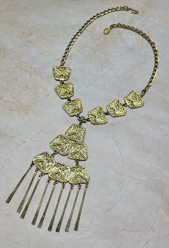 Vintage 1960's 70"s Lisner Gold Tone Filigree Dangle Statement Necklace