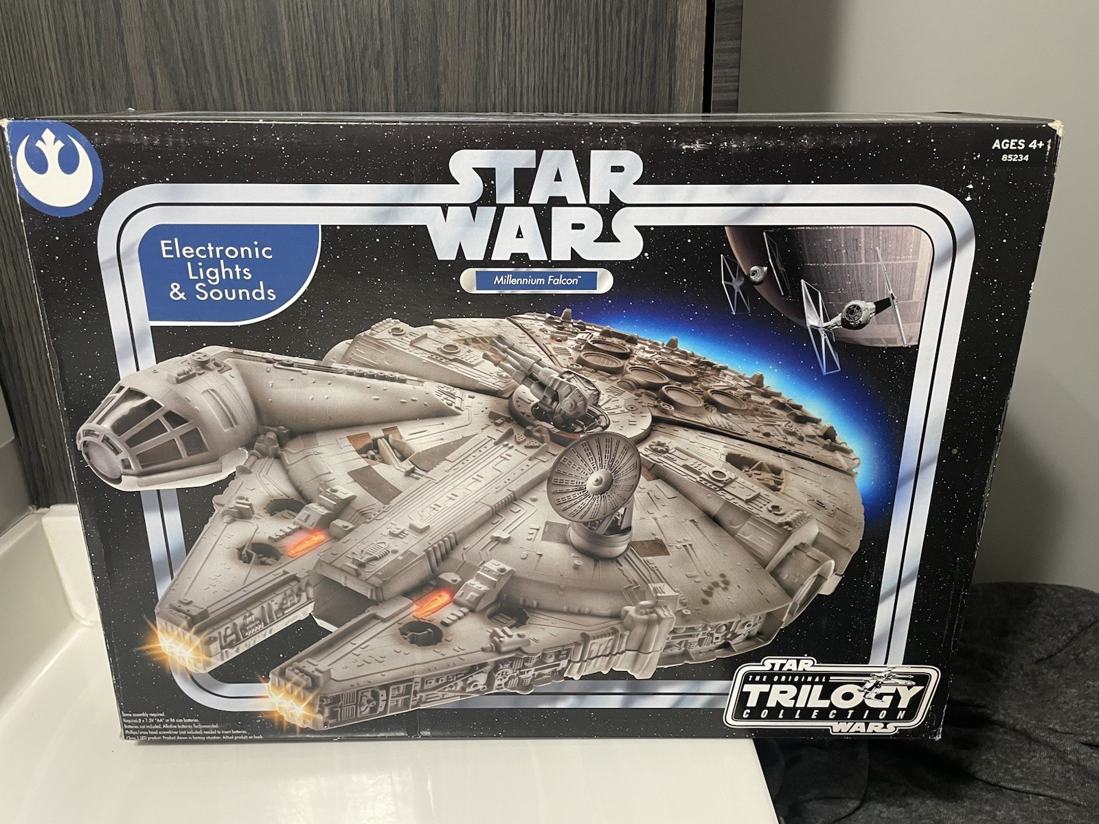 STAR WARS: Original trilogy collection Millenium Falcon, 200