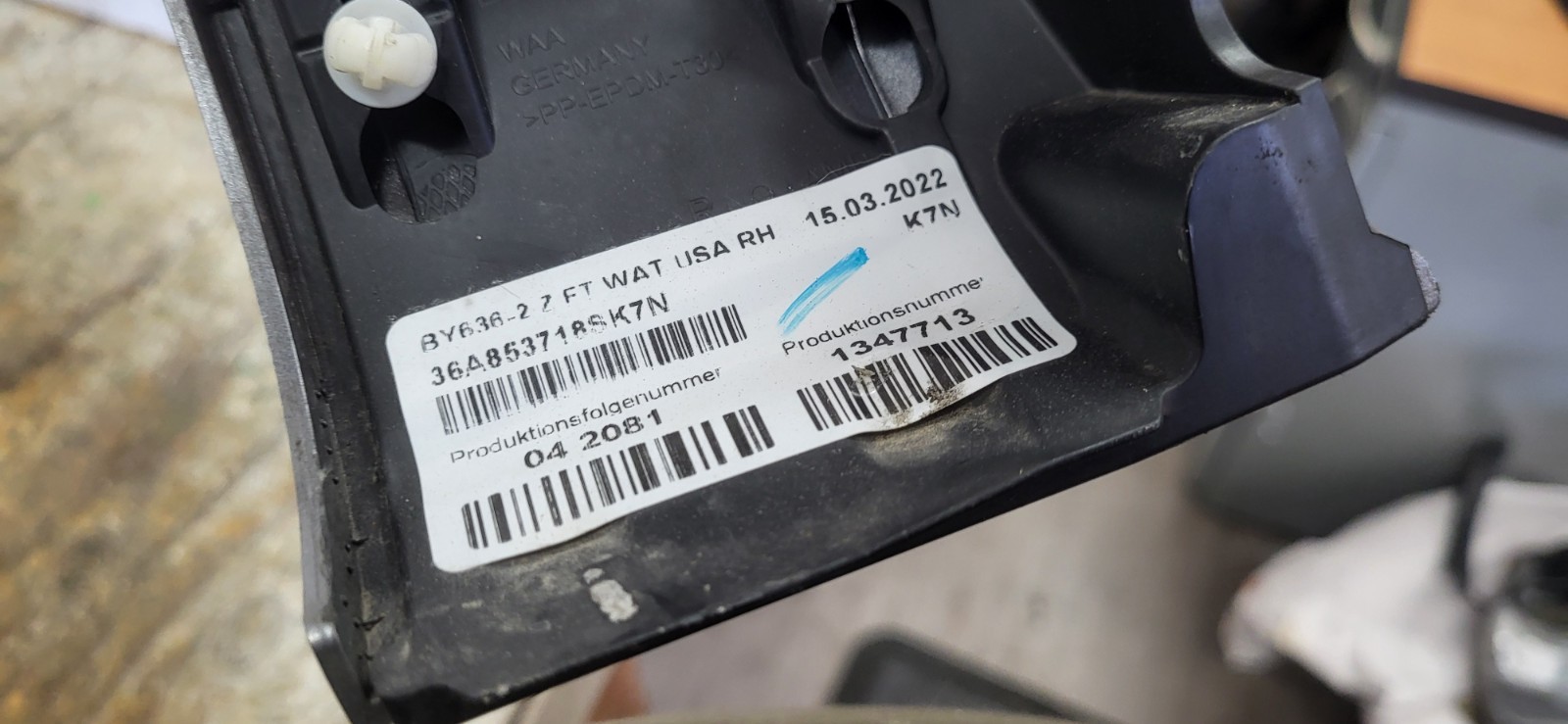 2021-2024 BENTLEY BENTAYGA FENDER FLARE PASSENGER SIDE FRONT USED OEM *DC9107