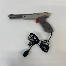 Nintendo NES Zapper Gray Light Gun OEM Original (NES-005) - CRACKED BUT WORKS!