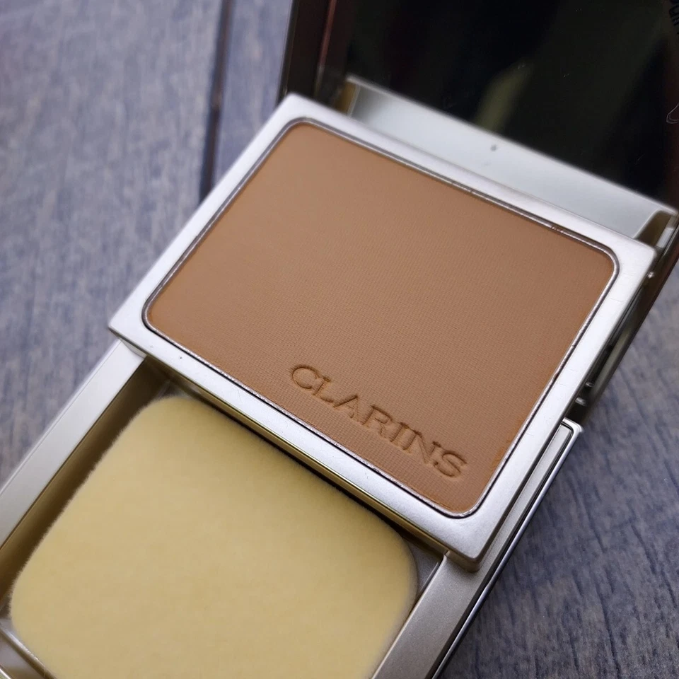 Base de maquillaje Clarins Everlasting compacta de larga duración cómoda 116,5 CAFÉ Foto 3 de 4