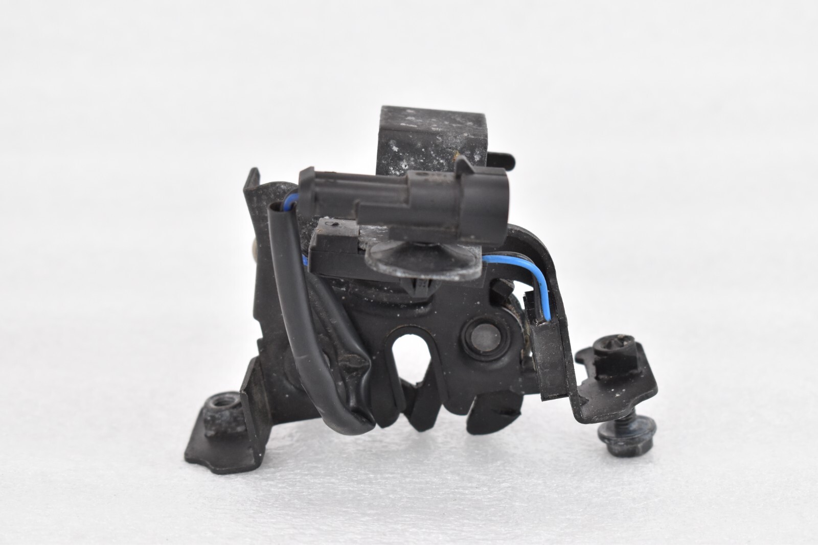 2014-2019 MASERATI GHIBLI SQ4 FRONT BONNET HOOD LATCH LOCK ACTUATOR W/ WIRE OEM