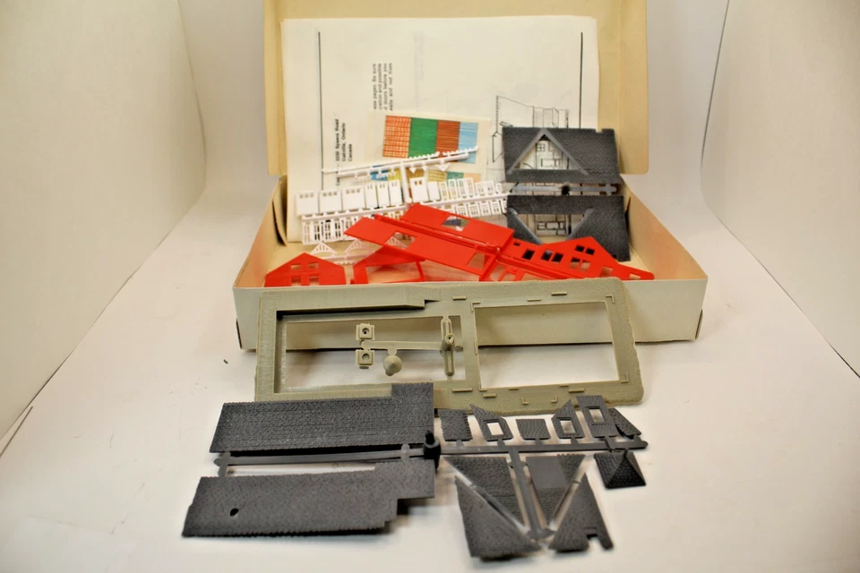 MODEL POWER ERIE R.R. STATION UNASSEMBLED KIT # 1501 N SCALE - Image 2 of 4