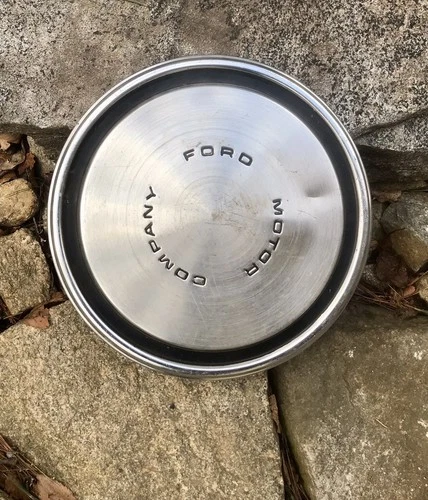 Vintage Ford Motor Company Dog Dish Hubcap Poverty ￼Cap Decor Gas Oil Sign Art