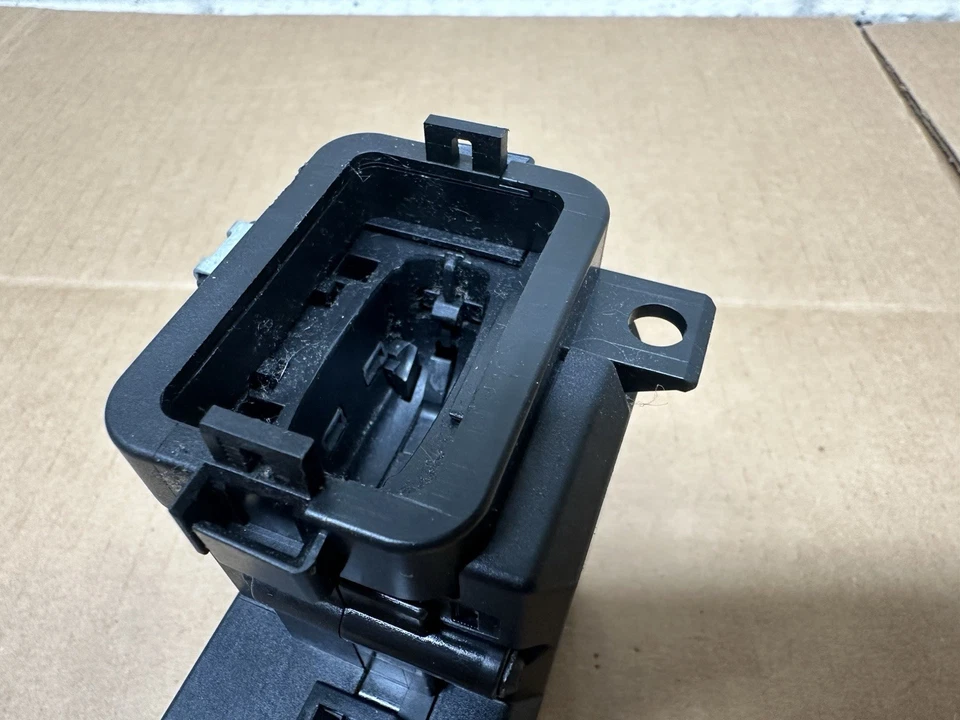 Ключ зажигания и слот 2011 Audi S4 B8 - Изображение 3 из 4