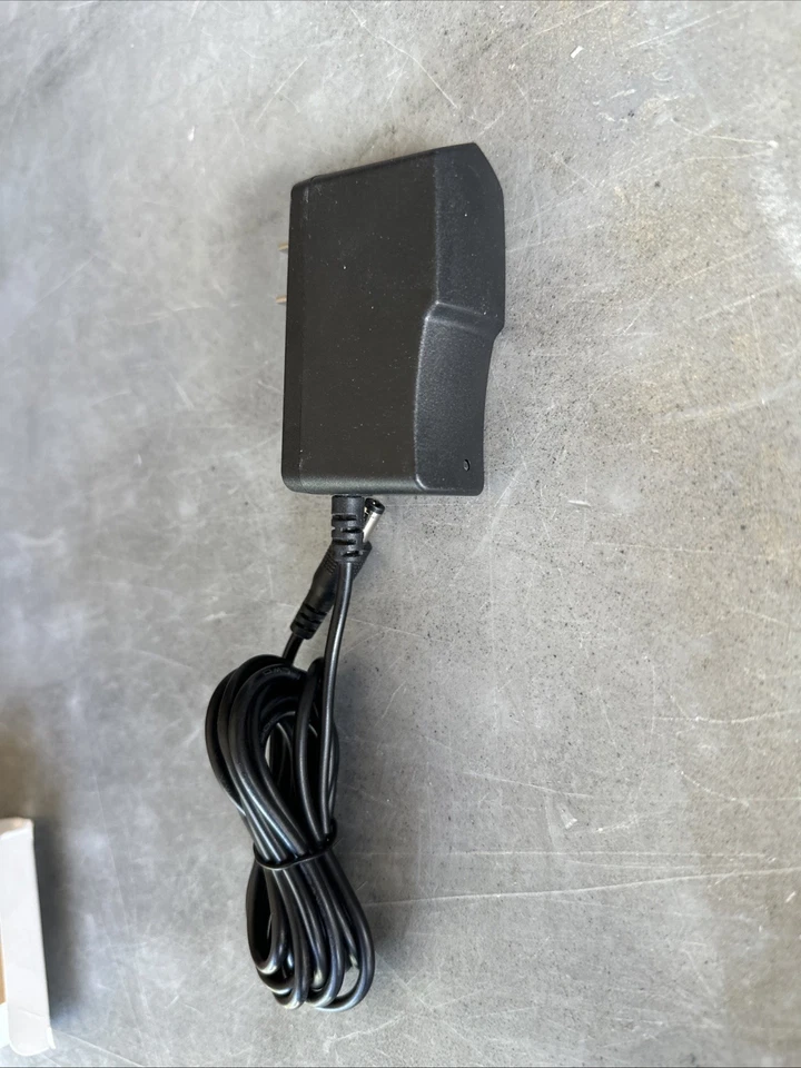 Fuente de alimentación de 9 V CC 1 amperio - 100-240 V CA a CC 9 voltios adaptador de CA 6 pies de longitud de cable Foto 3 de 4