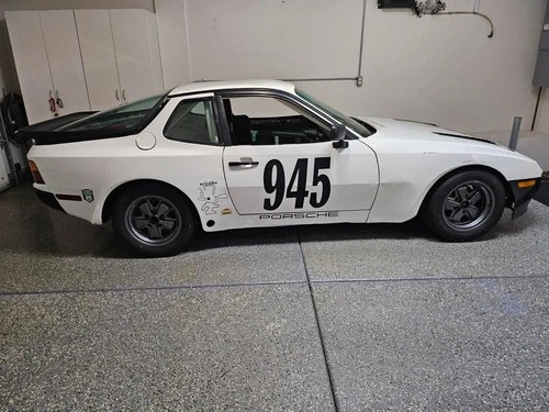 1985 Porsche 944 Image 1 of 4