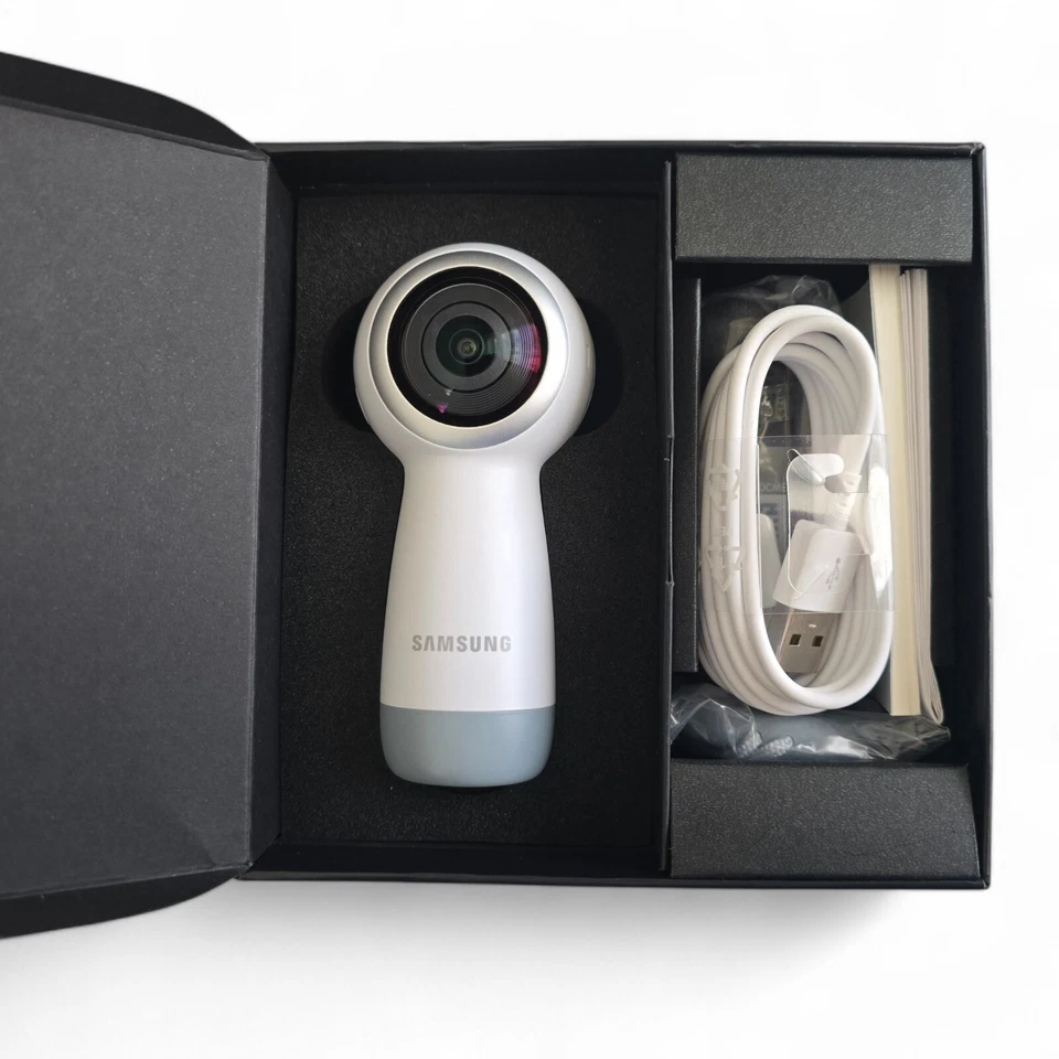 SAMSUNG Gear 360 (2017 Edition) Spherical Cam 360° 4K Camera - White SM-R210 - Image 3 of 4