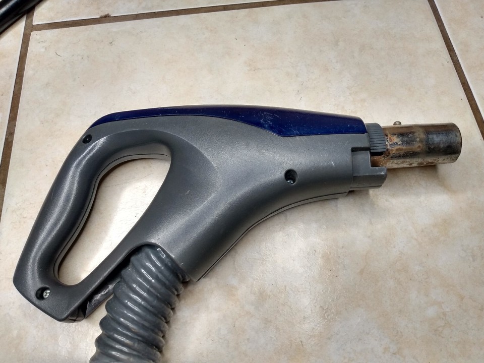 Kenmore 116 Progressive Whisperbelt Canister Vacuum Electric Hose 3