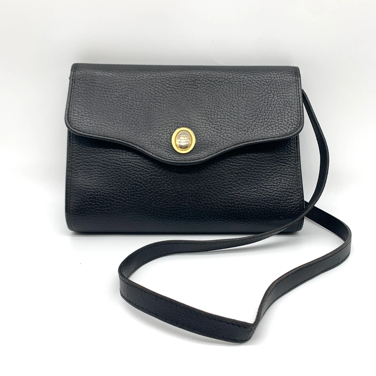 Sac bandoulière vintage Christian Dior cuir noir logo CD rabat fabriqué en France
