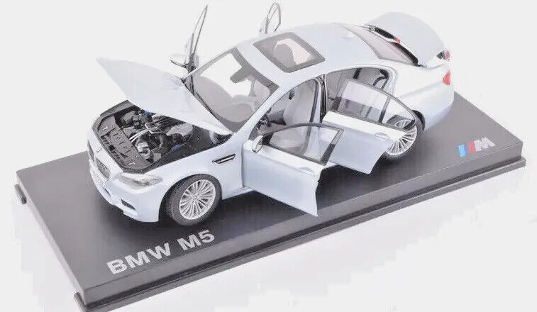 New Old Stock BMW M5 F10, 1:18 Scale Die-Cast Model, Silverstone II,  80432186353