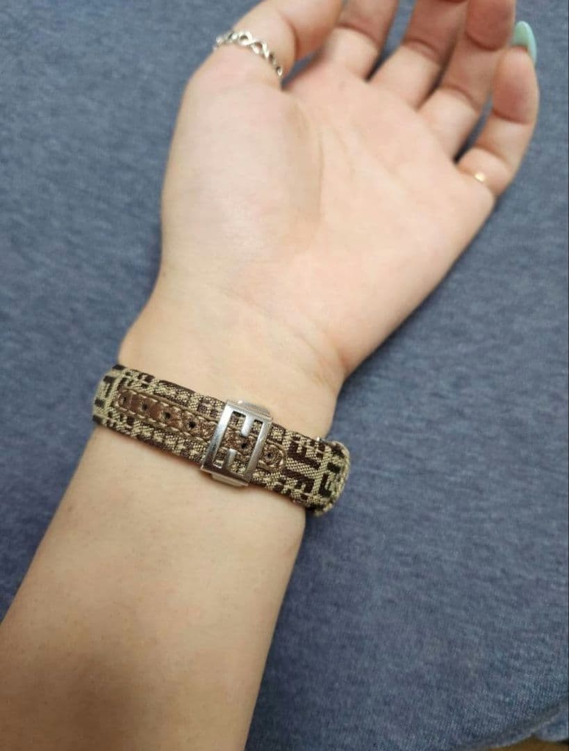 Fendi Heart & Logo Charm Watch Quartz 15.5cm Used/Excellent Condition thumbnail 13