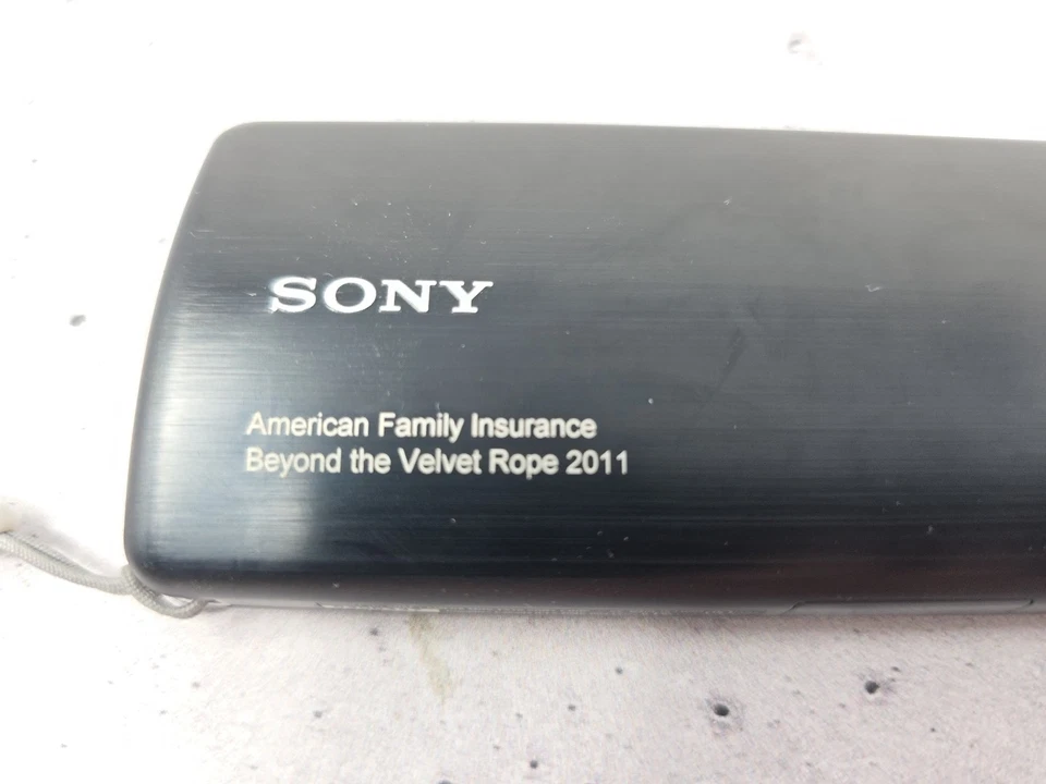 Sony Bloggie Touch Mobile HD Snap Camera MHS-TS10 Black works has envraving - Image 3 of 4