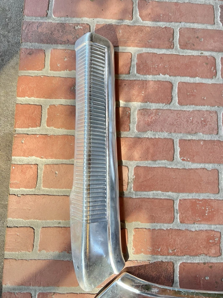 Oldsmobile Starfire Ninety Eight 1961-1964 asiento de banco moldura lateral Catalina Foto 2 de 4