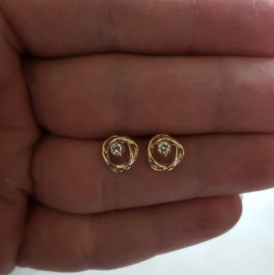 Circle Shape Lab Grown Diamond Stud Round Cut Women's Dainty Birthday Gifts E/VS
