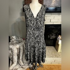 NINE WEST Dress Black White Stretchy Flowy Layered Hemline Size Large EUC