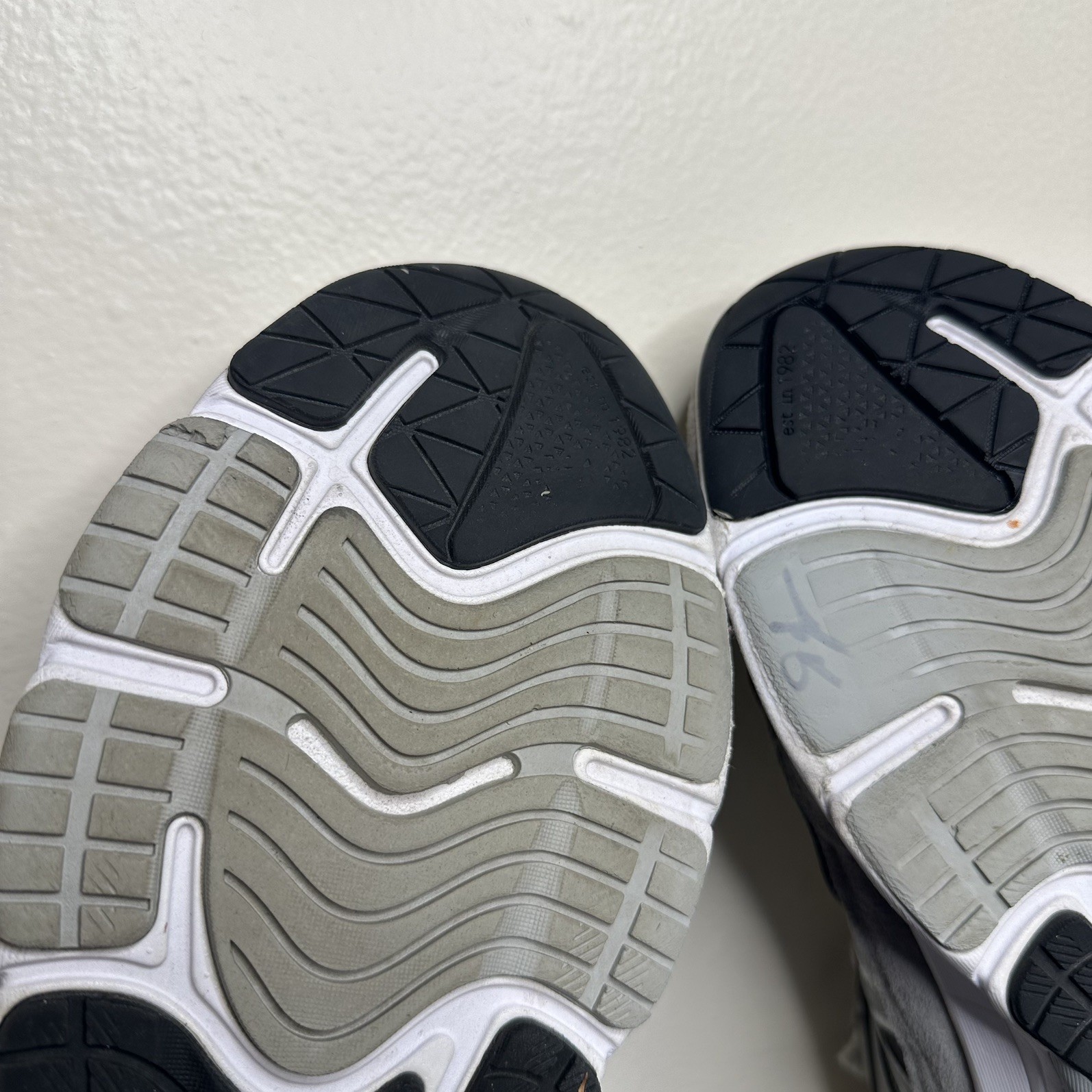 New Balance 990v6 Running Shoes Gray Castlerock Made in USA Men’s Size 11 D thumbnail 4