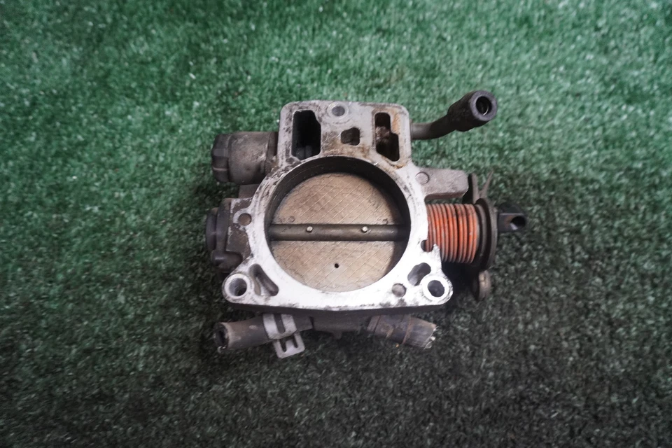 Chevrolet Silverado 1500 2002 carrocería del acelerador del motor de 5,3 L fabricante original 158 k millas 24944 Foto 2 de 4