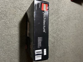 LEGO Architecture: Louvre (21024) Landmark Series Paris France 695 Pieces