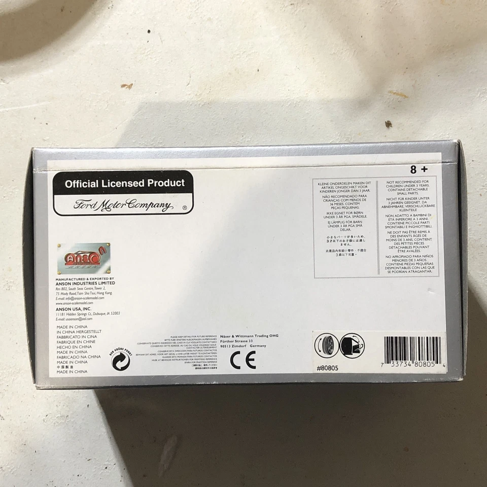 Coche modelo SUV Anson Ford Excursion verde fundido a presión 1/43 Foto 4 de 4