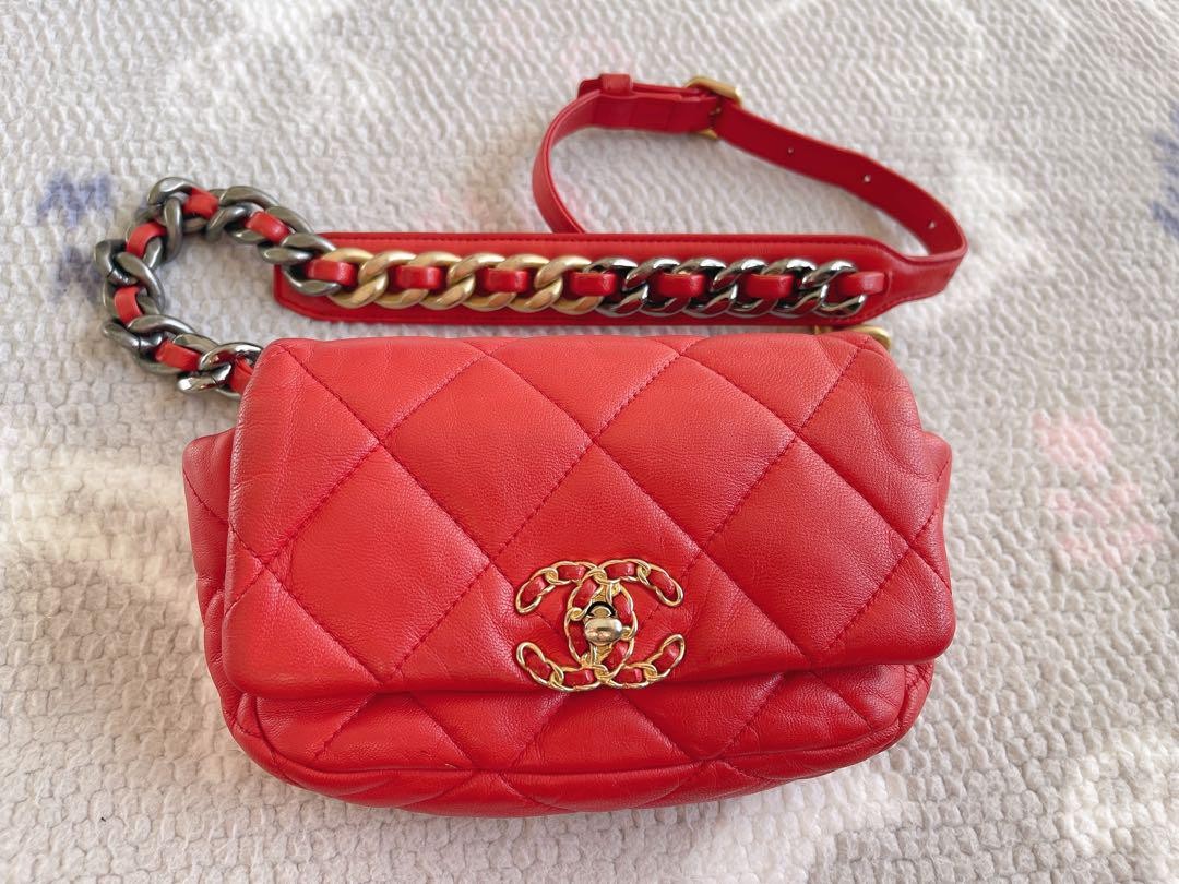 CHANEL Matelasse Shoulder Bag in Vibrant Orange Red #PGJBLX