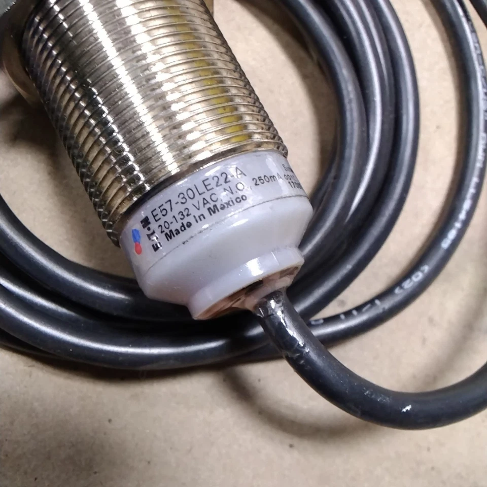Eaton E57-30Le22-A1a Proximity Sensor, E105 - Image 2 of 3