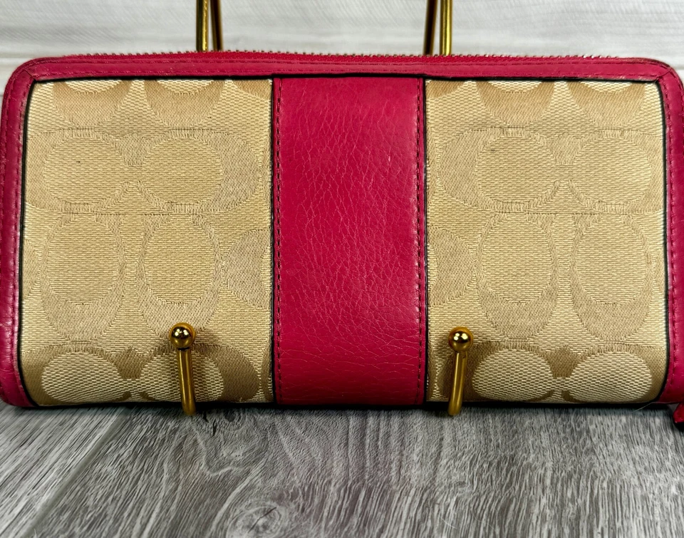 Cartera Continental Coach Vintage Marrón Logo Cuero Rosa Caliente Cremallera Completa Alrededor Foto 4 de 4