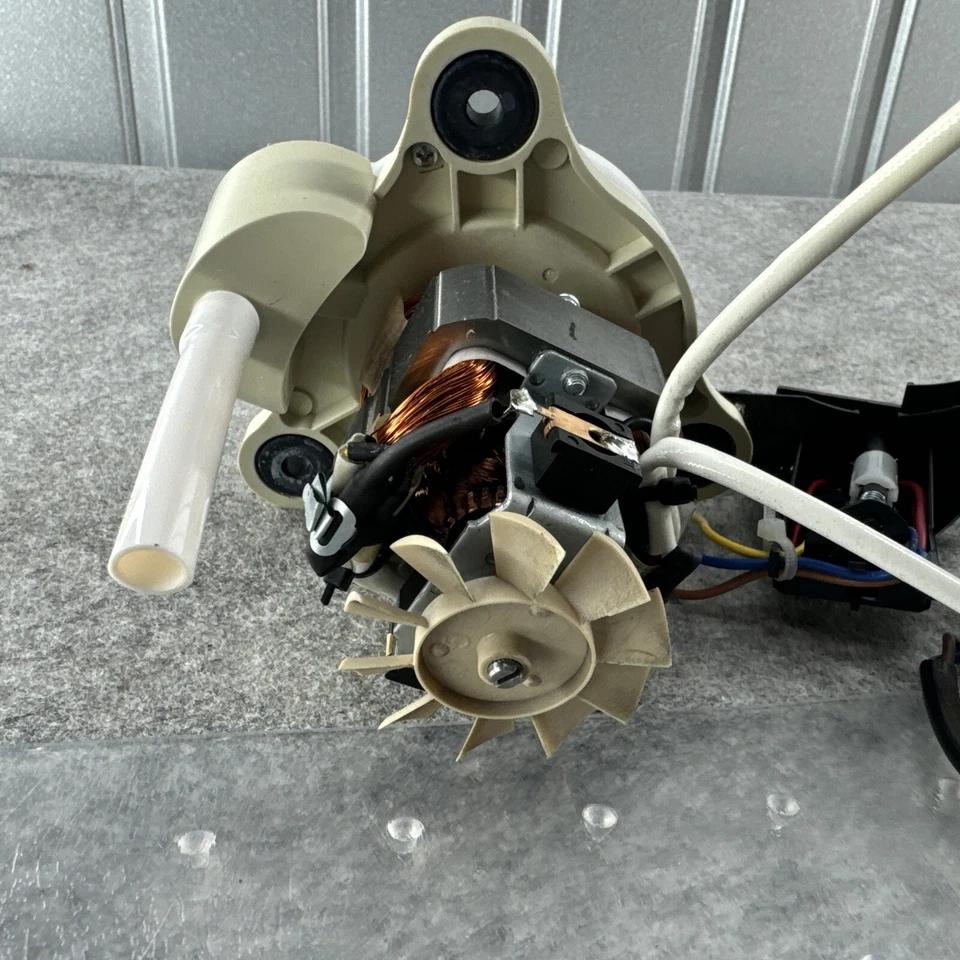 Cuisinart Easy Prep Pro  Stainless Steel | FP8U  MOTOR ONLY - WORKING - Image 4 of 4