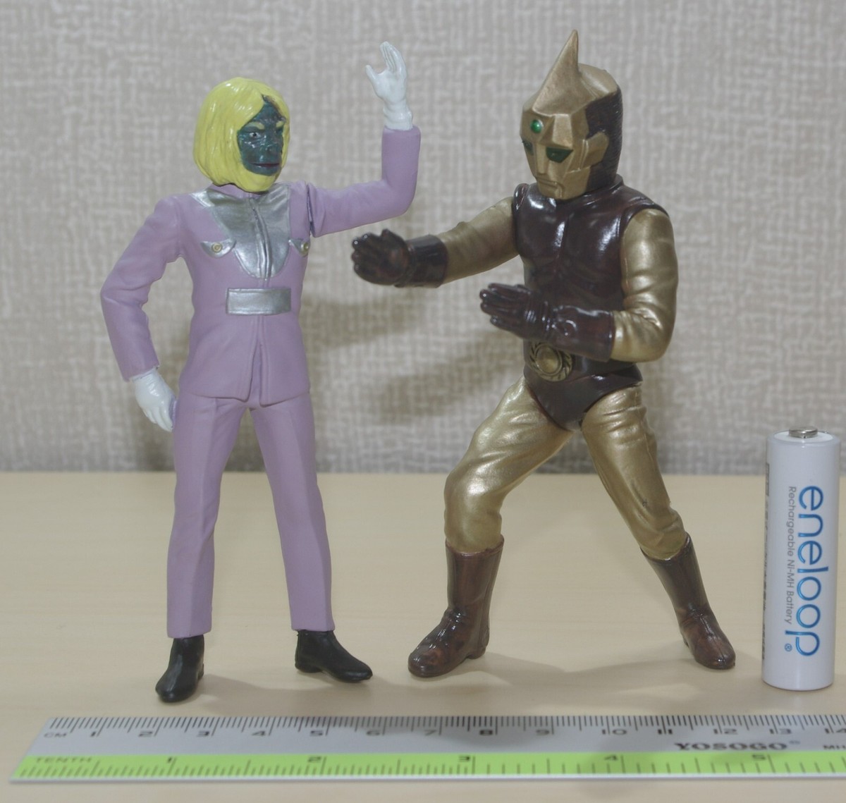 SPECTREMAN ( 1971 Tokusatsu Classic Sci-Fi TV ) & Dr. GORI