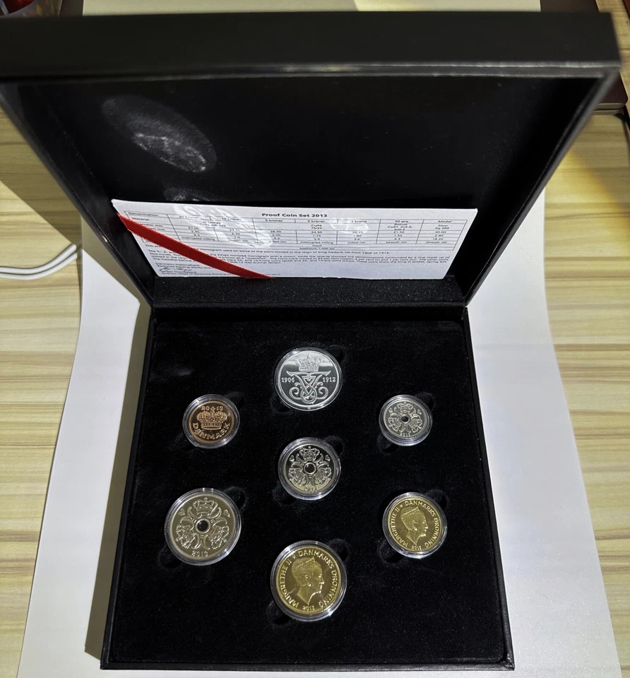 Denmark 2013 6pcs Mint Coins Proof Set + Silver Royal King Frederik Medal PS11 - Image 2 of 4