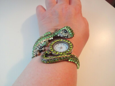 VTG Lizard Rhinestone Clamper Bracelet Watch Gold Tone Black Clear Crystals READ Vtg Green Rhinestone Hidden Lizard Bangle Clamper Watch  main image 2