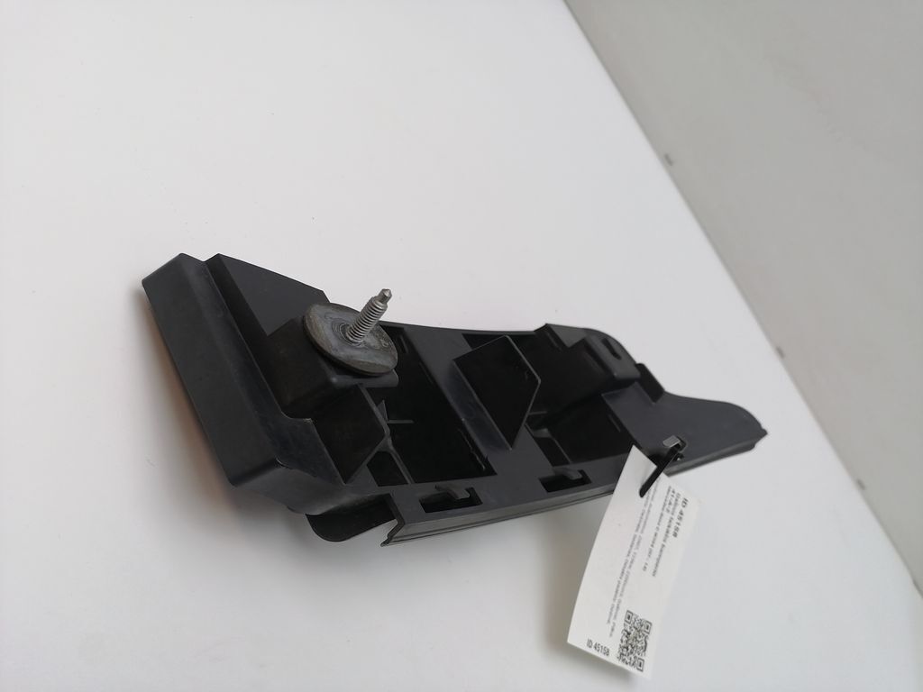 Mercedes-Benz C W204 Right Rear bumper mounting bracket 