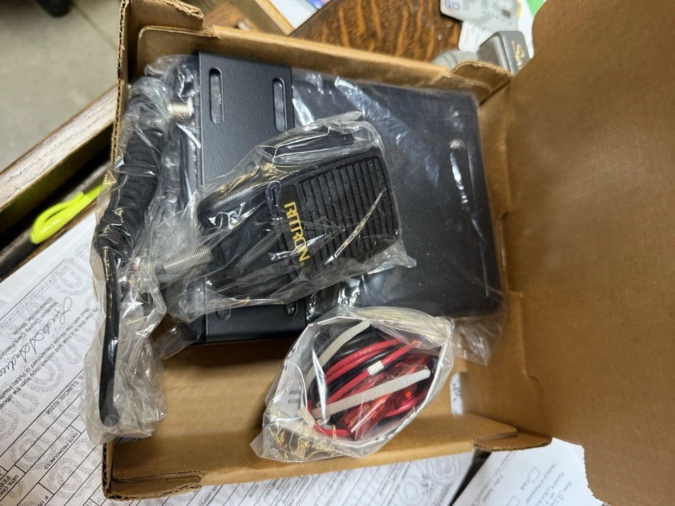 Ritron Mobile Radio RPM-050 New In The Box. Complete With Mic, Bracket acc Cable - Image 4 of 4