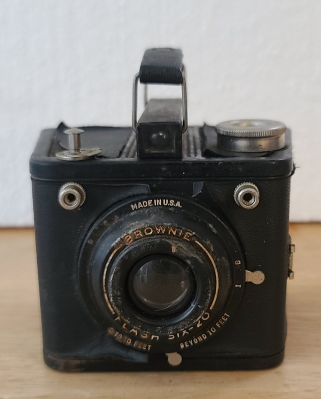 Kodak Brownie Flash Six Box 20 Camera  -  Antique Display Decor - Untestested