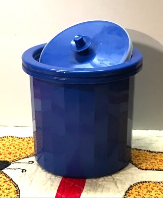 Vintage Tupperware #1683 Ice Bucket, Blue With Push Button Lid
