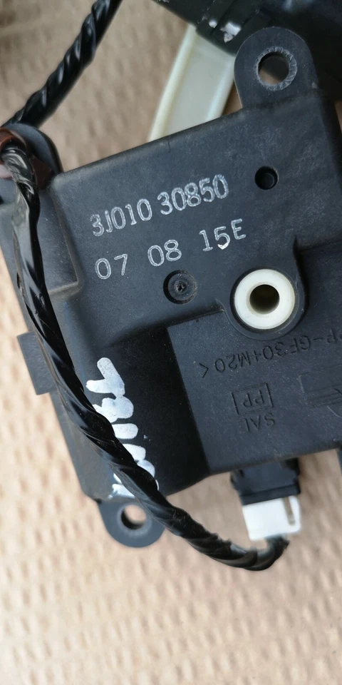 Juego de 3 actuadores de motor de aleta de aire tablero Nissan X Trail T31 2008 y telar de cableado Foto 3 de 4